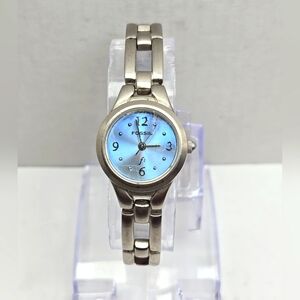 Womens Vintage Fossil F2 Silver Tone ES-9072 Watch New Battery Dainty Petite